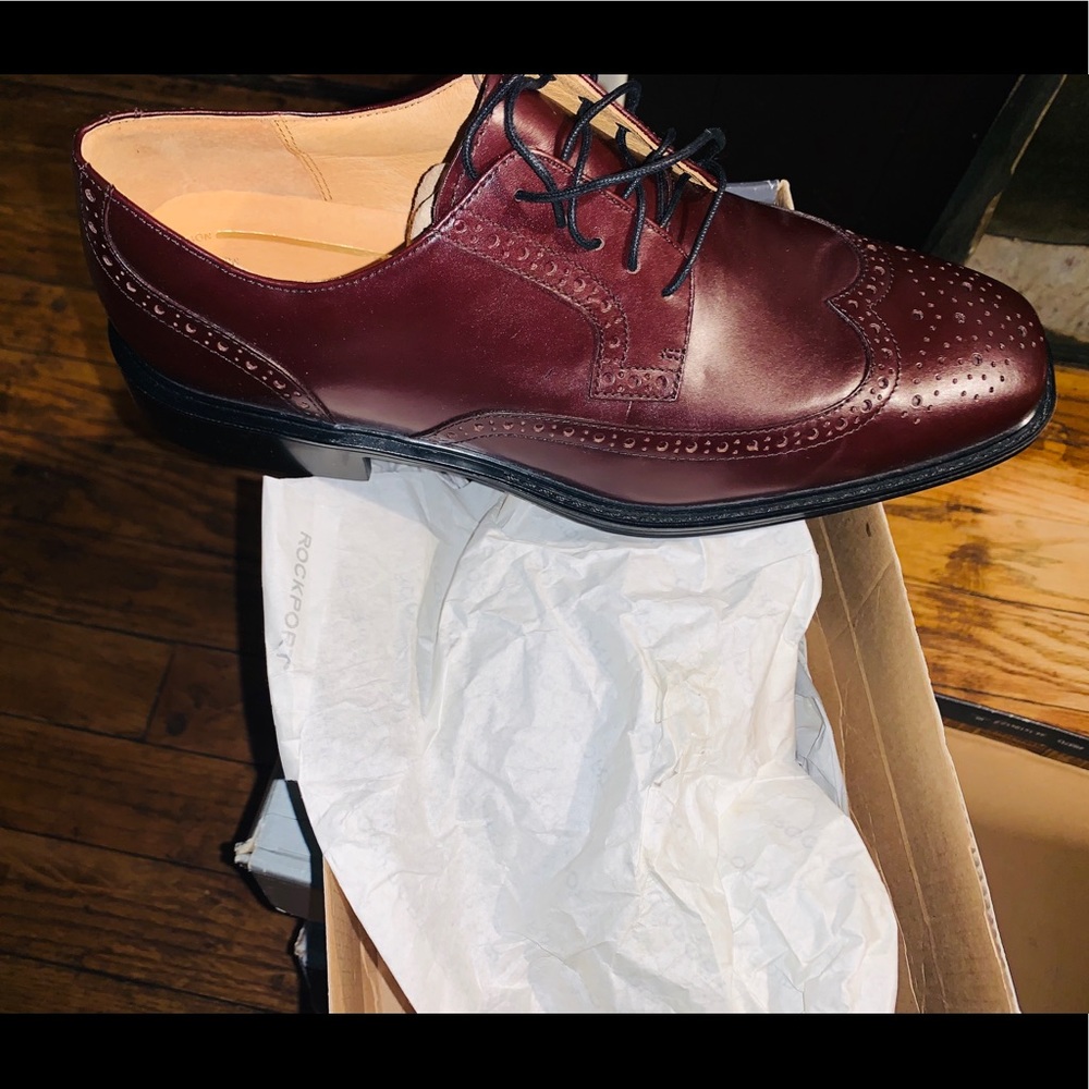 Dress shoes